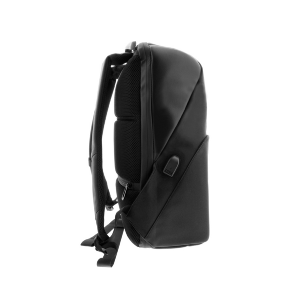 Mochila para laptop Klip Xtreme de hasta 15.6" 44lbs, puerto USB para carga color negro | KNB-620BK - 920100 - Imagen 2